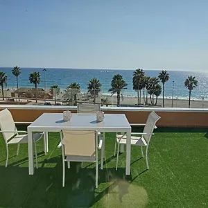 Coqueto Estudio-ático En Primera Línea De Playa Con Preciosas Vistas Al Mar Almería